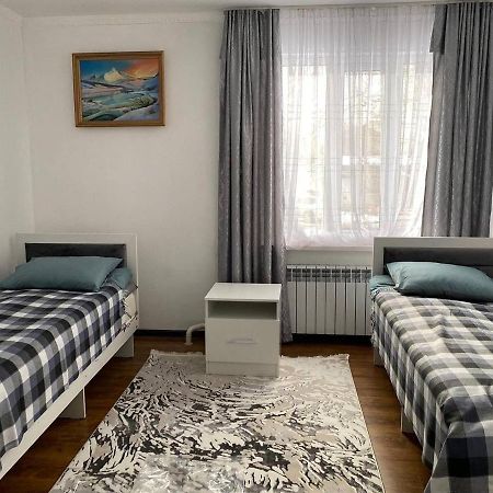 Karakol-Guest B&B 외부 사진