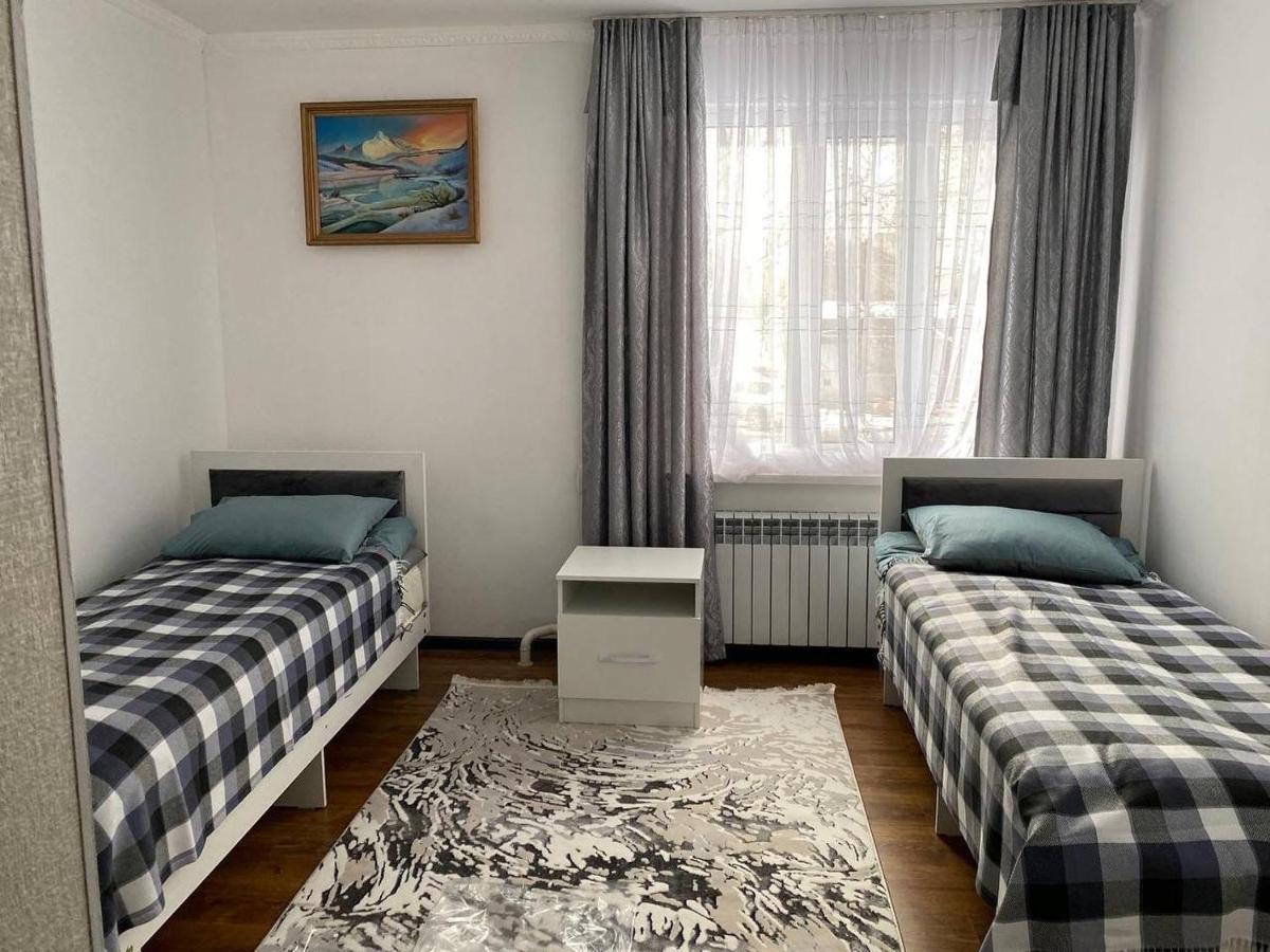 Karakol-Guest B&B 외부 사진