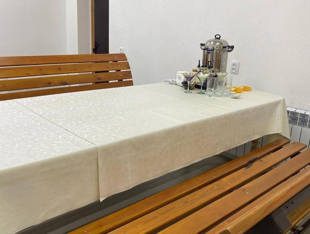 Karakol-Guest B&B 외부 사진