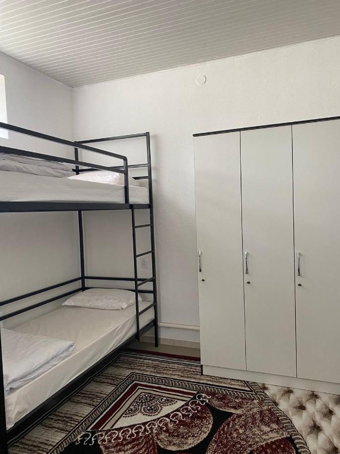 Karakol-Guest B&B 외부 사진