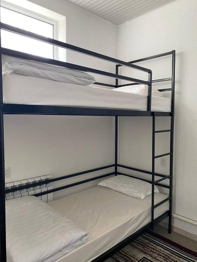 Karakol-Guest B&B 외부 사진