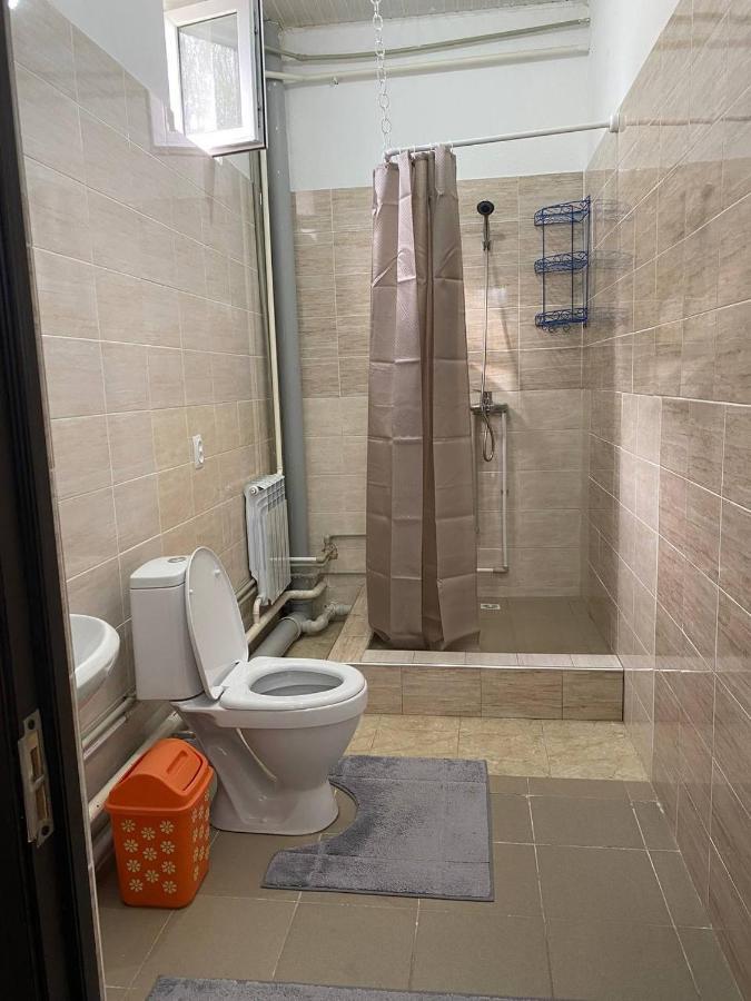 Karakol-Guest B&B 외부 사진