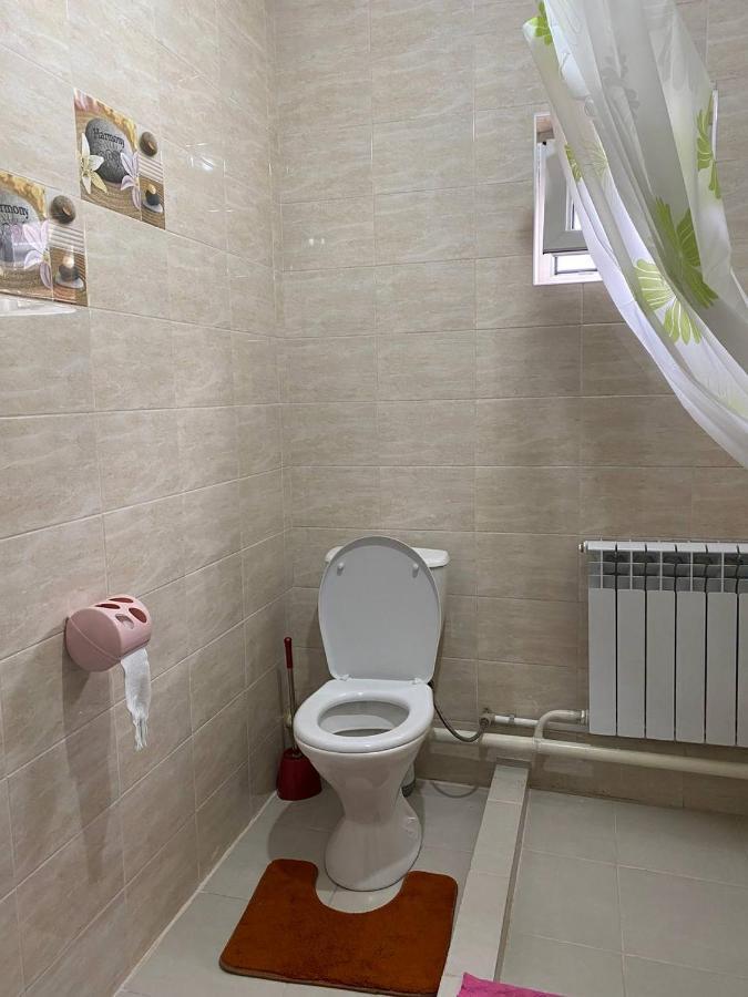 Karakol-Guest B&B 외부 사진