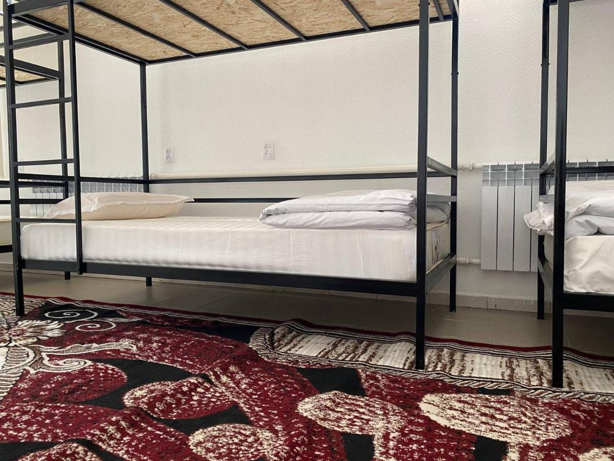 Karakol-Guest B&B 외부 사진