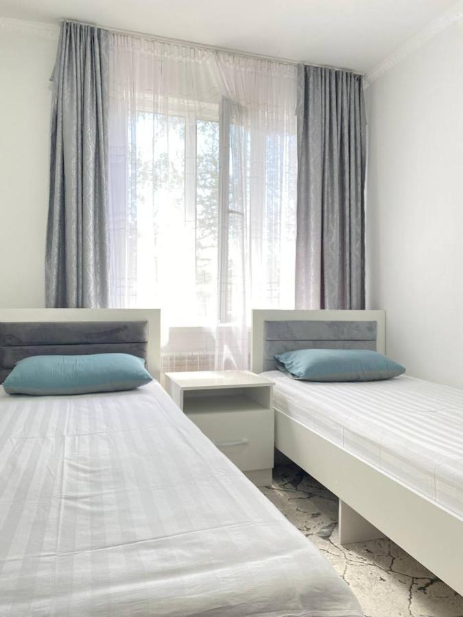 Karakol-Guest B&B 외부 사진