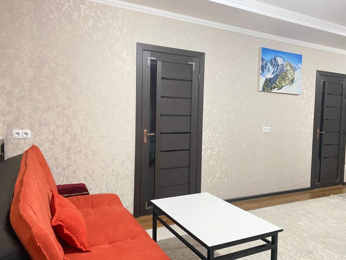 Karakol-Guest B&B 외부 사진