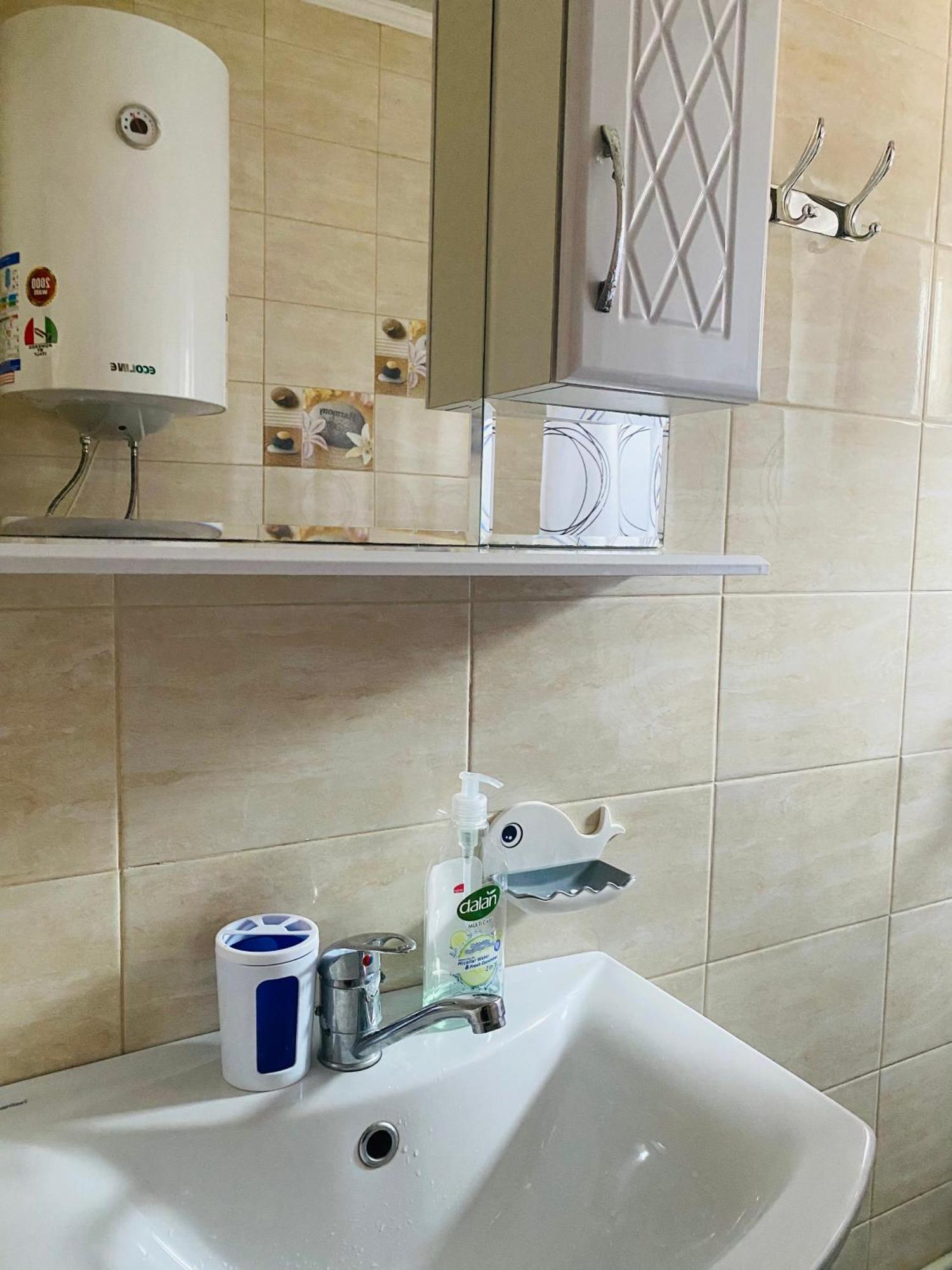 Karakol-Guest B&B 외부 사진